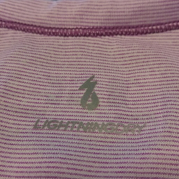 New Balance Lightning Dry purple stripe tee size small - Picture 4 of 5